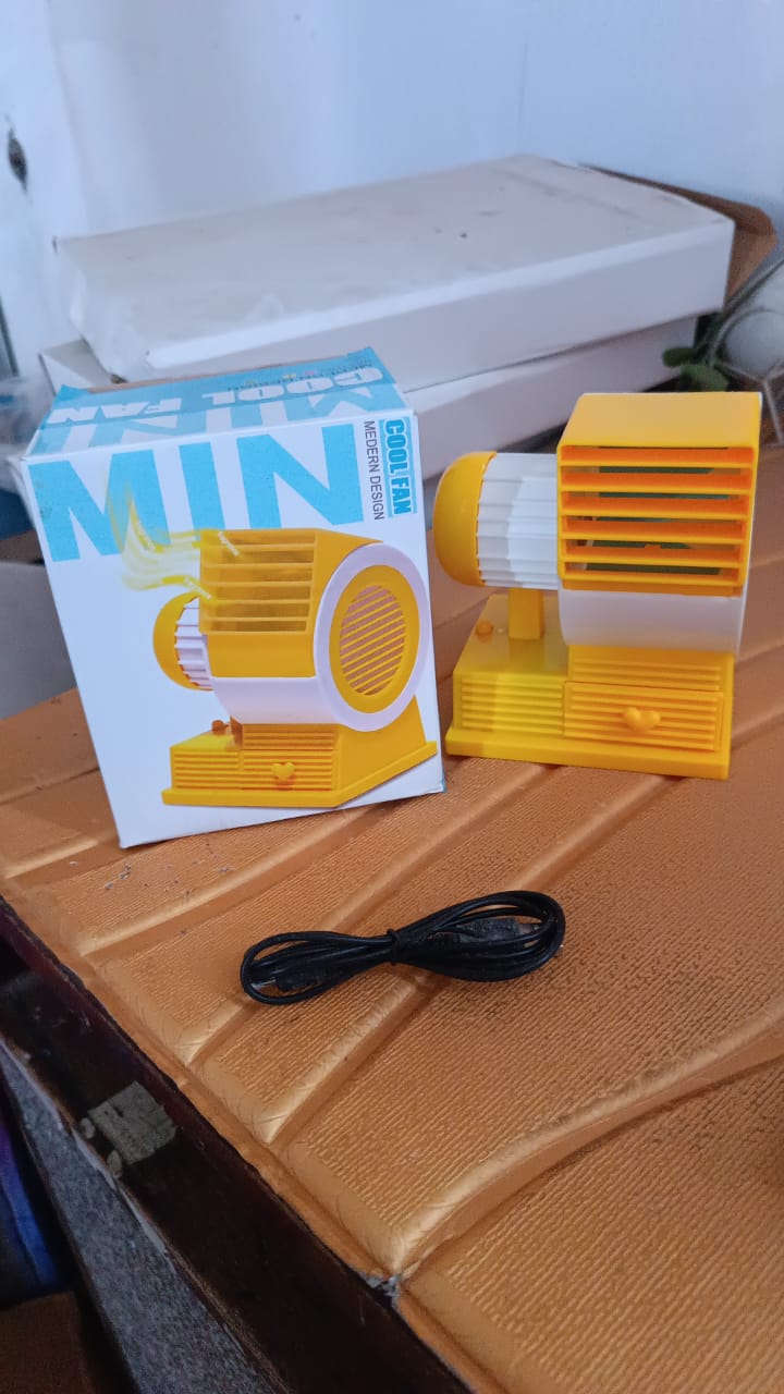 Mini Dual-Blade USB Table Fan with Fragrance Tray